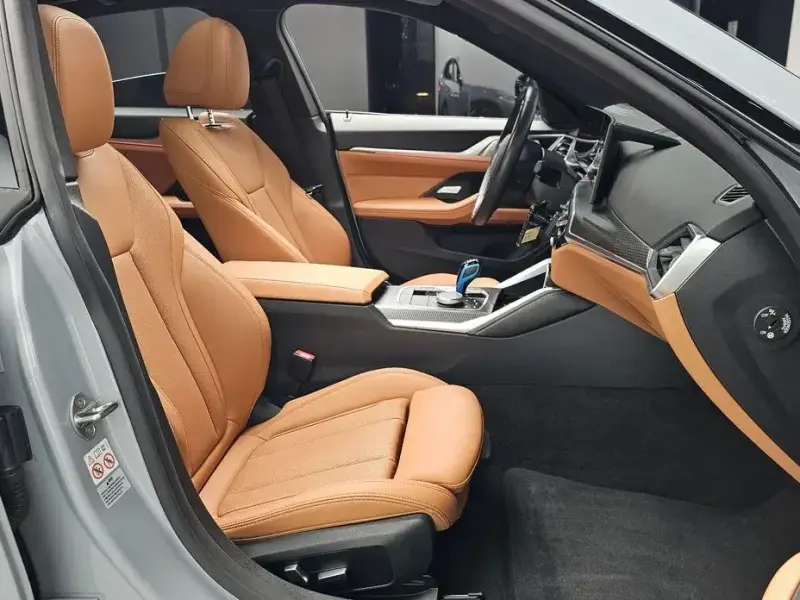 2022 BMW i4 с пробегом 32 965 км