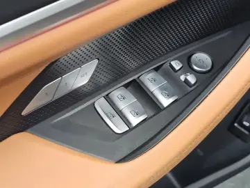 2022 BMW i4 с пробегом 32 965 км