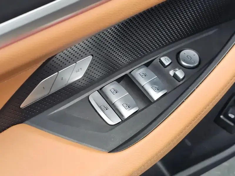 2022 BMW i4 с пробегом 32 965 км