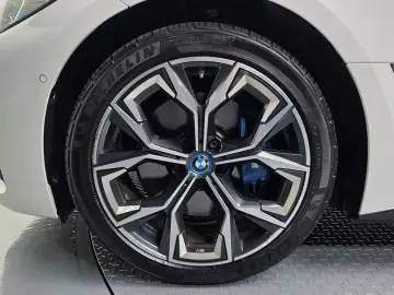 2023 BMW i4 с пробегом 51 208 км