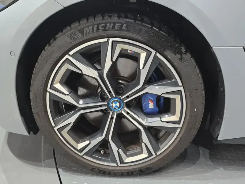 2024 BMW i4 с пробегом 21 393 км
