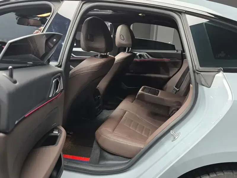 2024 BMW i4 с пробегом 21 393 км