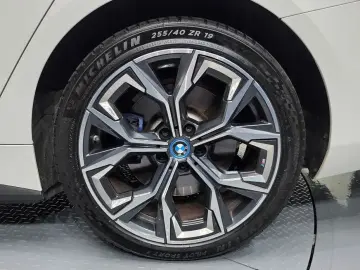 2023 BMW i4 с пробегом 51 208 км