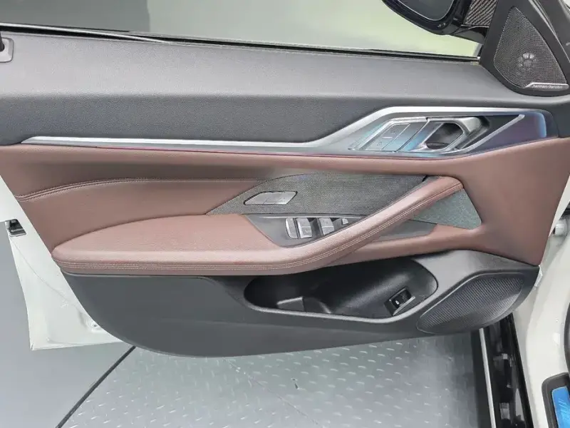 2023 BMW i4 с пробегом 51 208 км