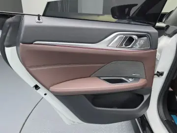 2023 BMW i4 с пробегом 51 208 км