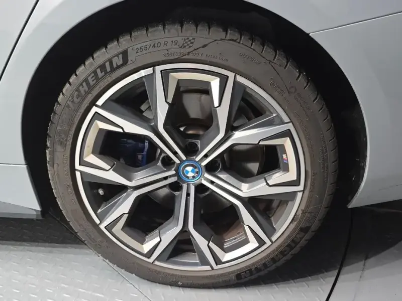 2024 BMW i4 с пробегом 21 393 км