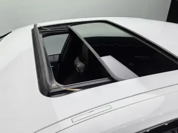 2023 BMW i4 с пробегом 51 208 км