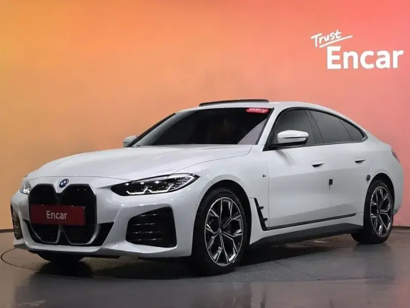 2022 BMW i4 с пробегом 74 678 км