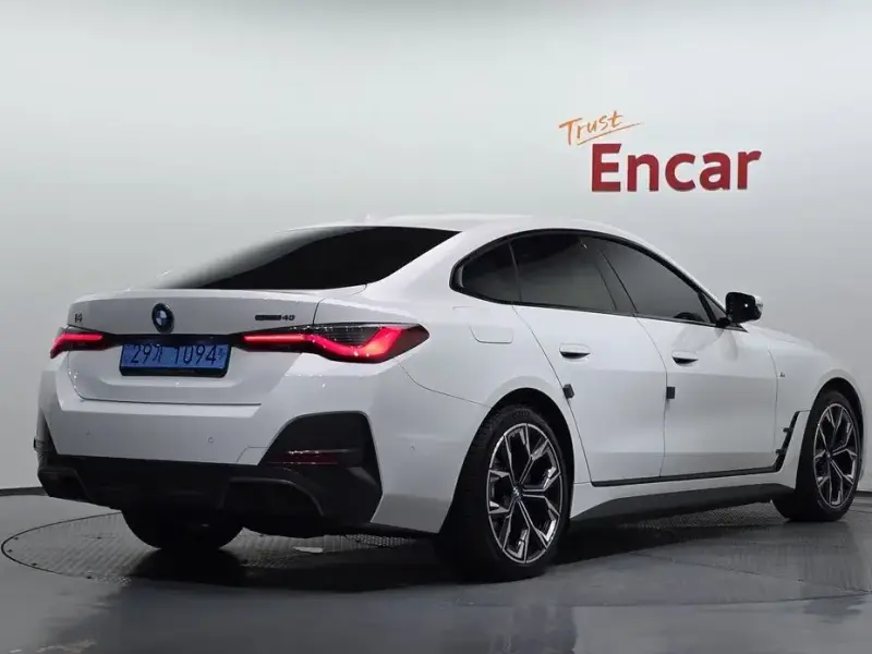 2022 BMW i4 с пробегом 74 678 км