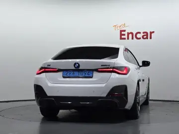 2022 BMW i4 с пробегом 74 678 км