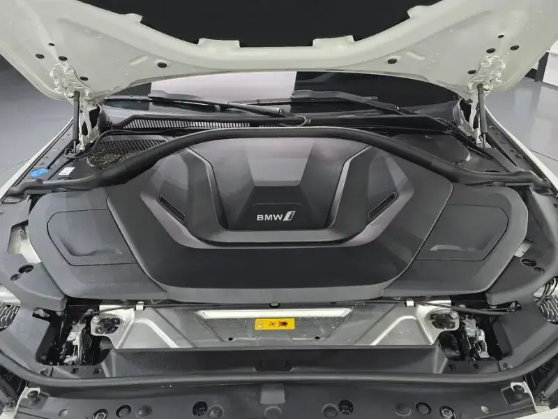 2022 BMW i4 с пробегом 74 678 км