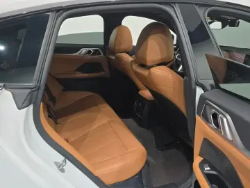 2022 BMW i4 с пробегом 74 678 км