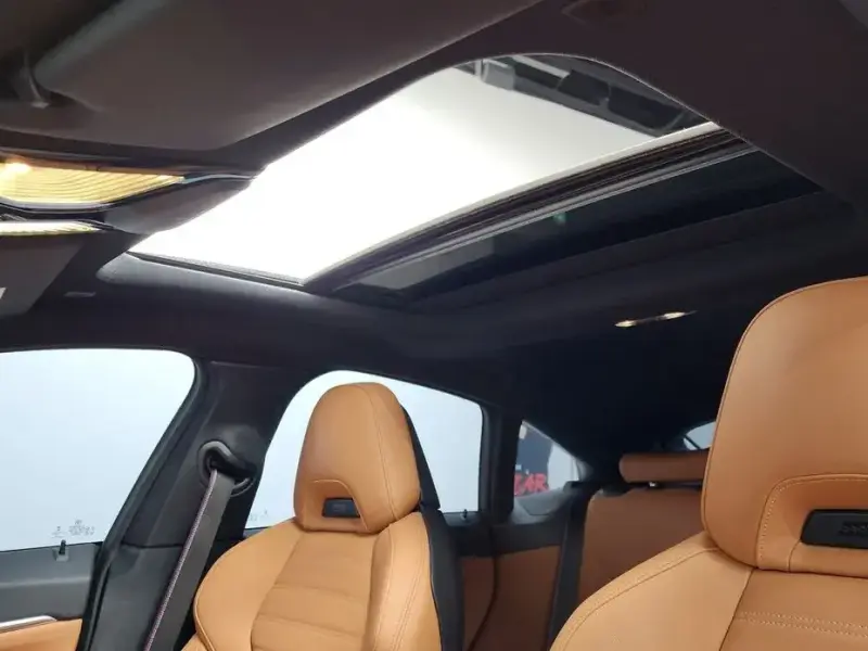 2023 BMW i4 с пробегом 112 371 км