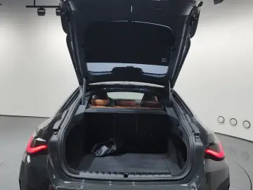 2023 BMW i4 с пробегом 112 371 км