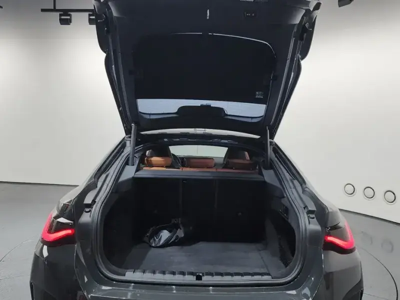2023 BMW i4 с пробегом 112 371 км