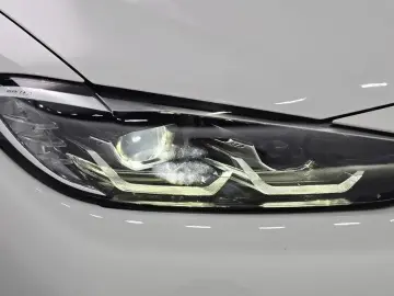 2022 BMW i4 с пробегом 74 678 км