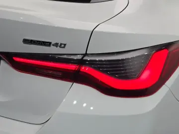2022 BMW i4 с пробегом 74 678 км