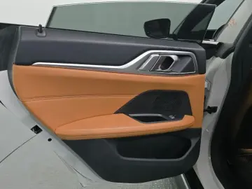 2022 BMW i4 с пробегом 74 678 км