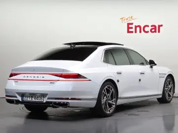 2023 Genesis G90 с пробегом 57 846 км