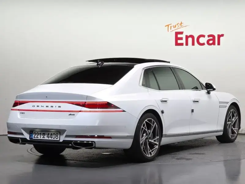 2023 Genesis G90 с пробегом 57 846 км