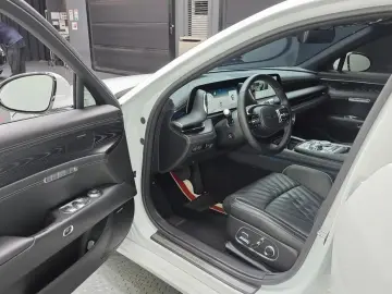 2023 Genesis G90 с пробегом 57 846 км