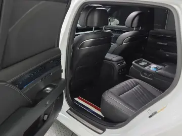 2023 Genesis G90 с пробегом 57 846 км