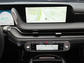 2023 Genesis G90 с пробегом 57 846 км