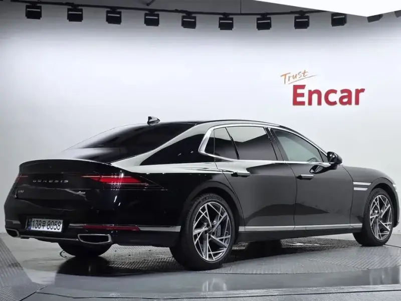 2023 Genesis G90 с пробегом 58 216 км