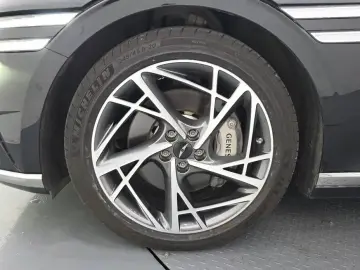 2023 Genesis G90 с пробегом 58 216 км