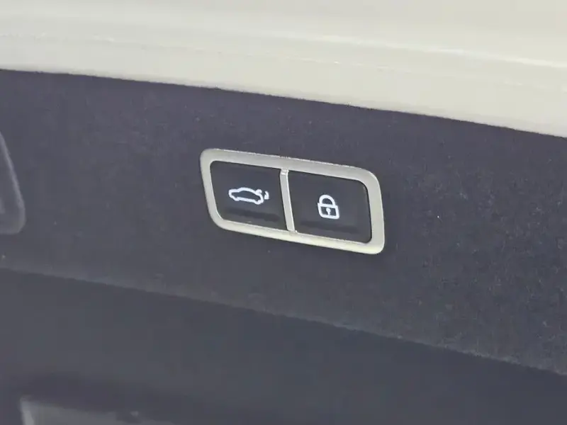 2023 Genesis G90 с пробегом 55 231 км