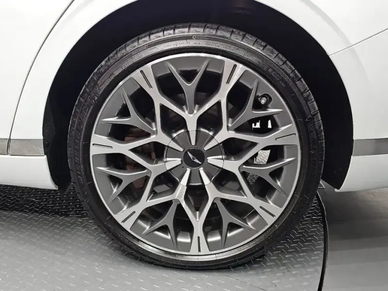2023 Genesis G90 с пробегом 55 231 км