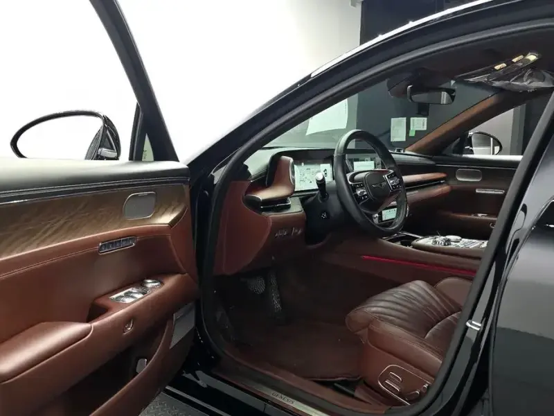 2023 Genesis G90 с пробегом 58 216 км