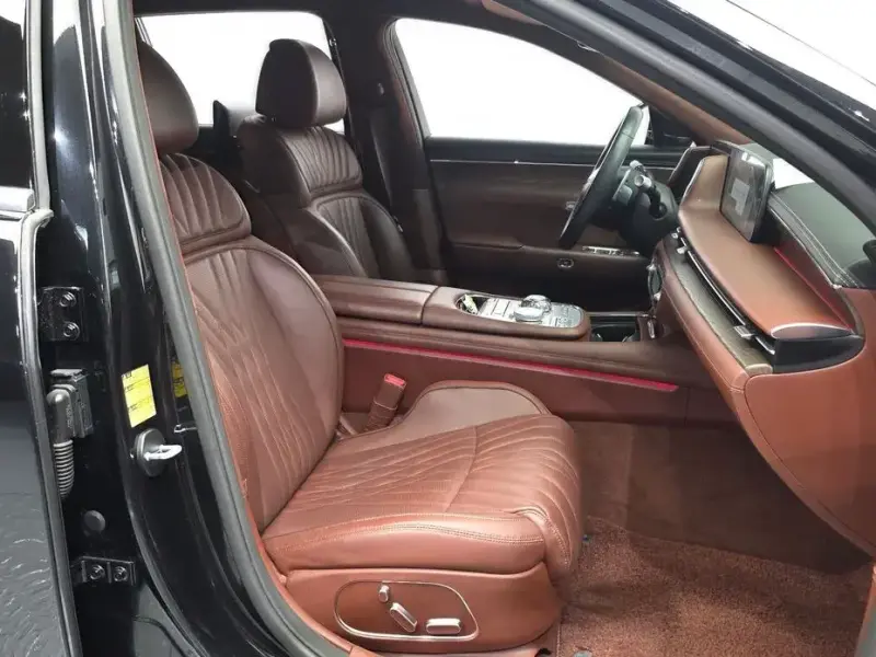 2023 Genesis G90 с пробегом 58 216 км