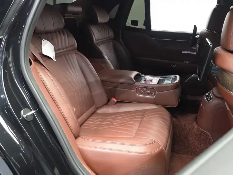 2023 Genesis G90 с пробегом 58 216 км
