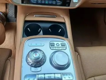 2023 Genesis G90 с пробегом 67 100 км