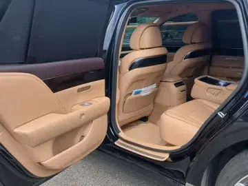 2023 Genesis G90 с пробегом 67 100 км