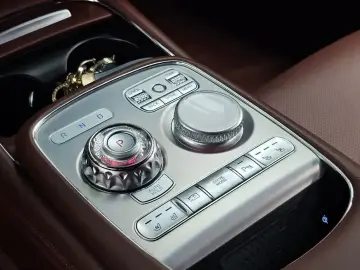 2023 Genesis G90 с пробегом 95 561 км