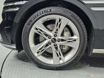 2023 Genesis G90 с пробегом 51 550 км