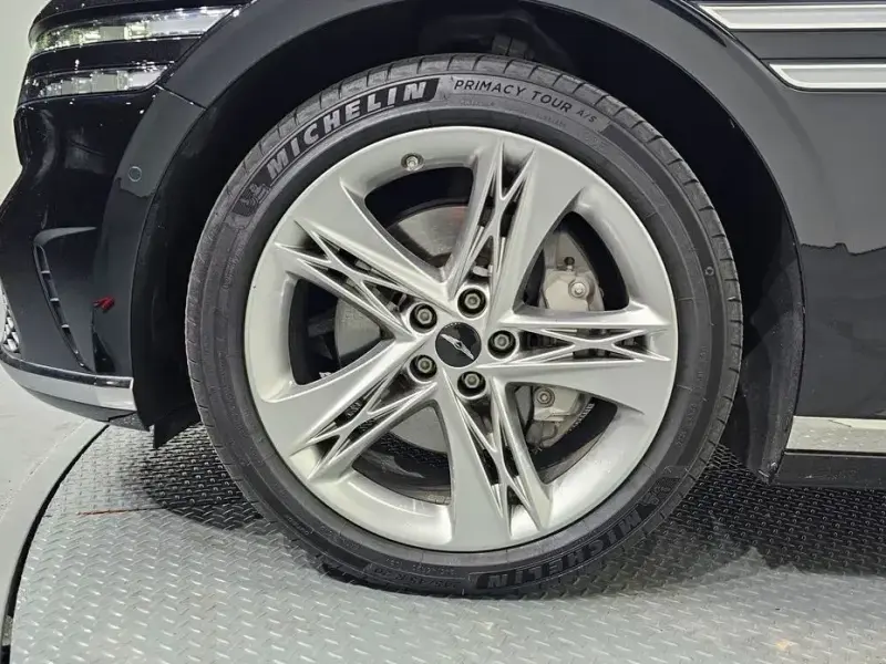 2023 Genesis G90 с пробегом 51 550 км
