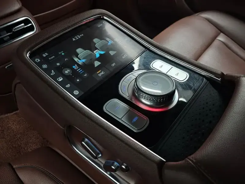 2023 Genesis G90 с пробегом 95 561 км