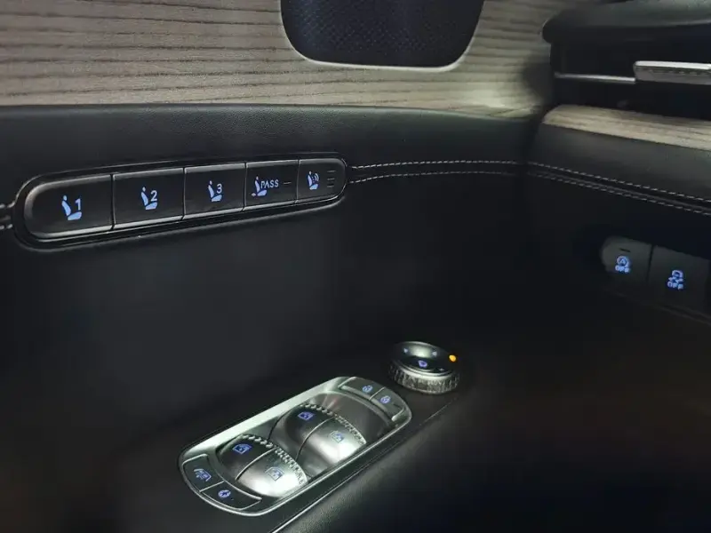 2023 Genesis G90 с пробегом 51 550 км