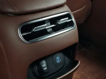 2023 Genesis G90 с пробегом 95 561 км