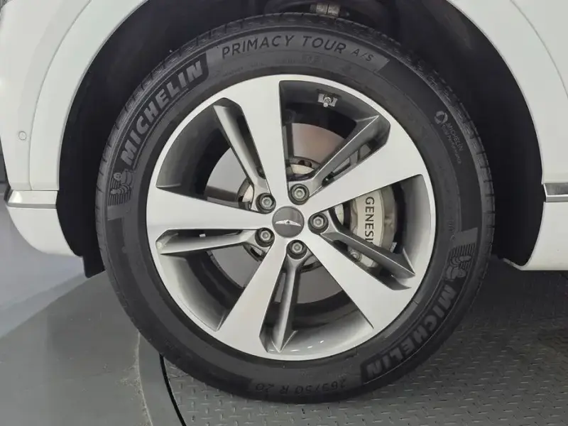 2023 Genesis GV80 с пробегом 23 938 км