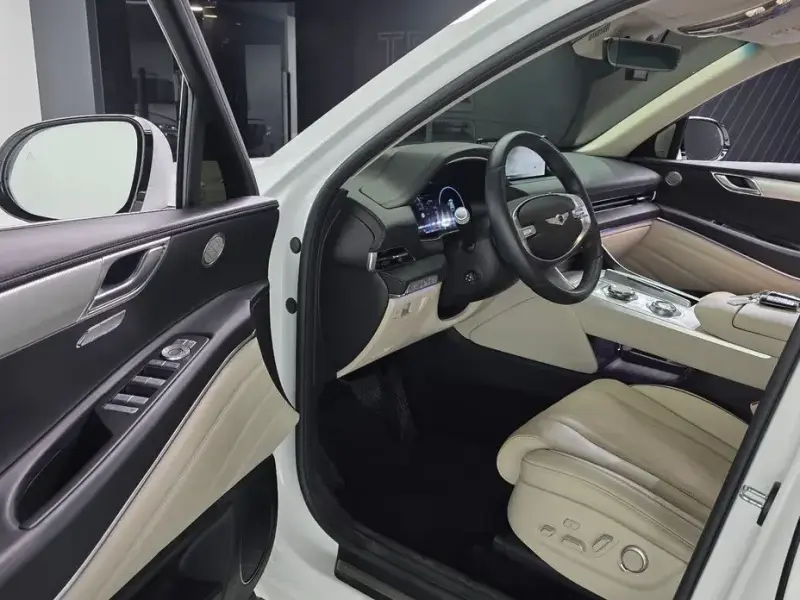 2023 Genesis GV80 с пробегом 23 938 км