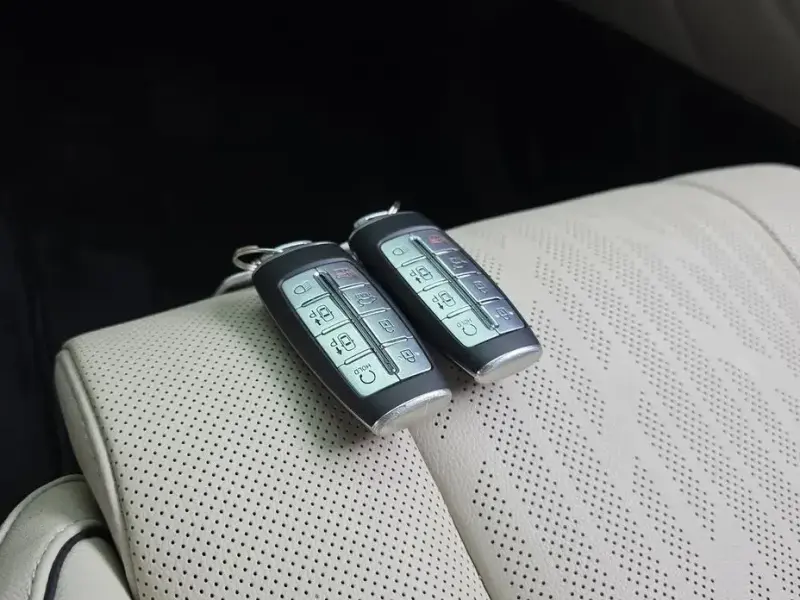 2023 Genesis GV80 с пробегом 23 938 км