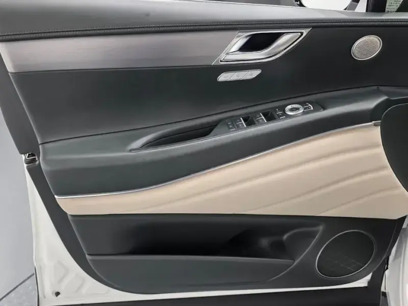 2023 Genesis GV80 с пробегом 53 556 км