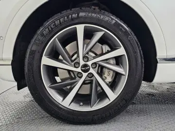 2023 Genesis GV80 с пробегом 48 422 км