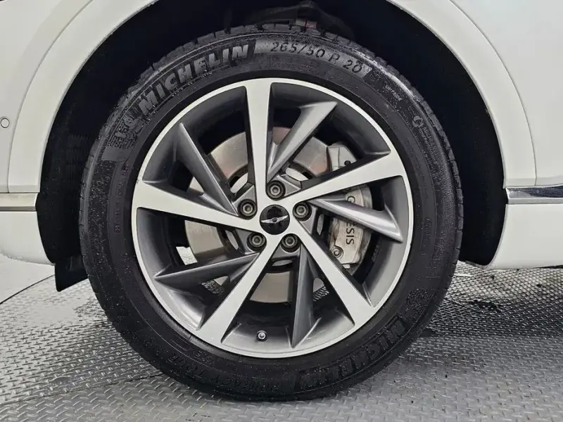 2023 Genesis GV80 с пробегом 48 422 км