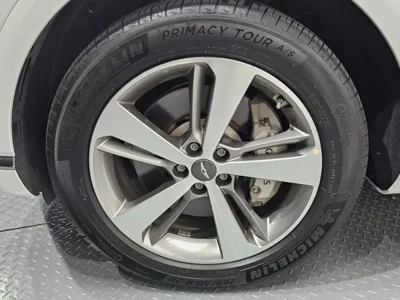 2023 Genesis GV80 с пробегом 72 563 км