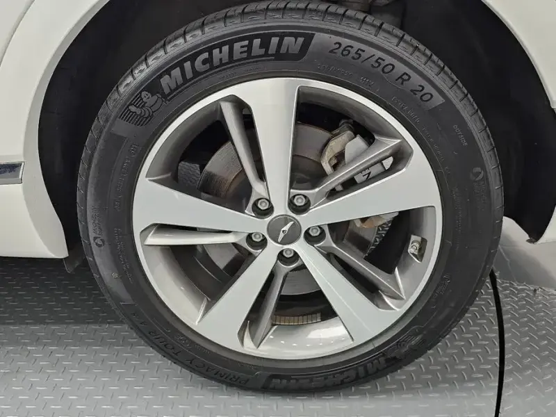 2023 Genesis GV80 с пробегом 72 563 км